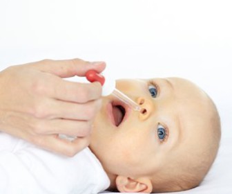 comment nettoyer yeux bebe avec serum