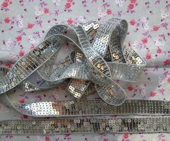 comment coudre galon paillette